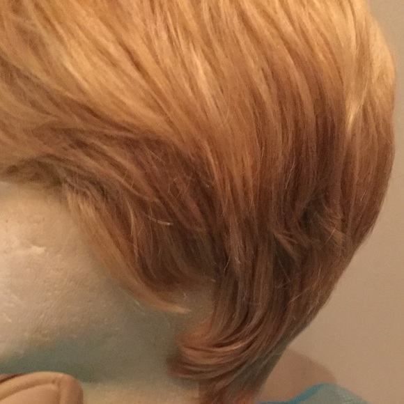 Wig - Picture 2 of 4